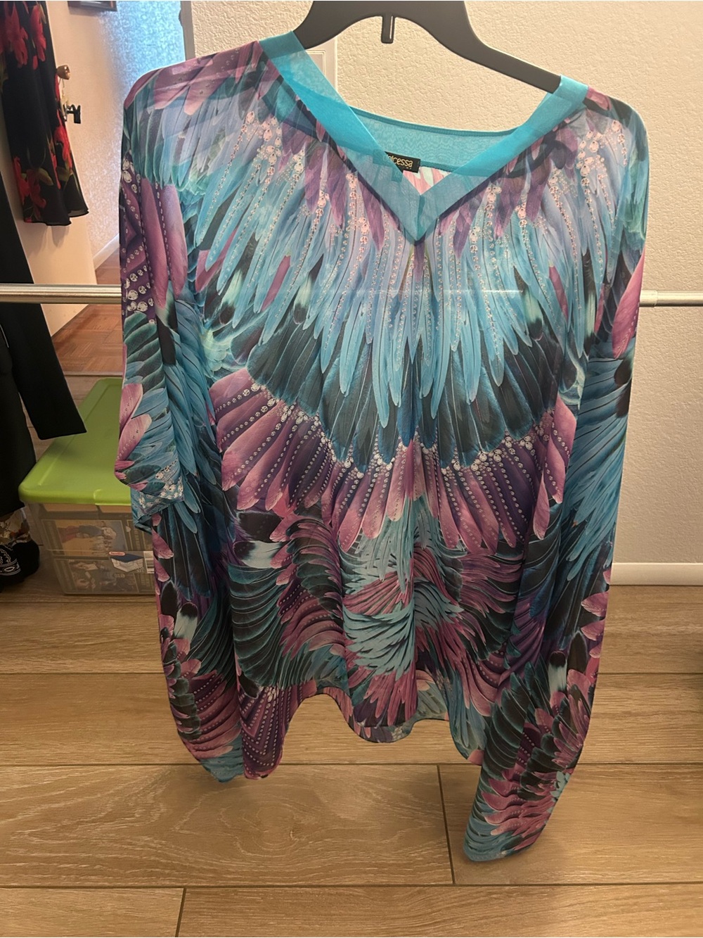 Long Sleeve V-Neck Feather-Print Top in Teal & Purple